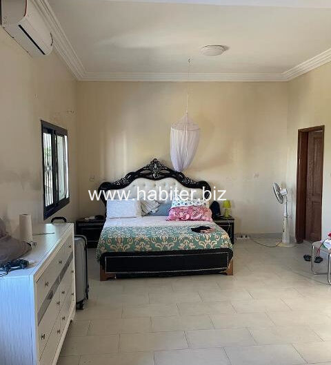Belle villa de 1000m2 vue mer avec piscine à Vendre Popenguine
