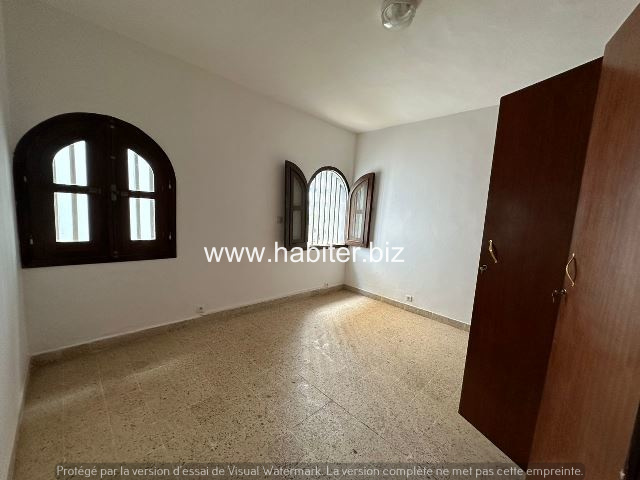 Villa R+1 à louer aux Almadies