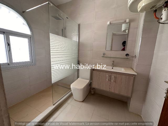 Villa R+1 à louer aux Almadies