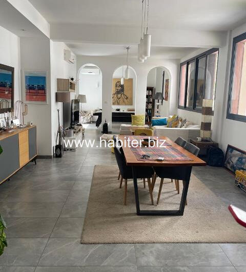Villa R+1 à louer au centre-ville dans le haut plateau