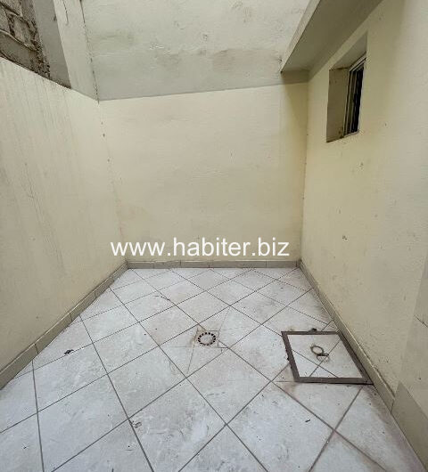 Studio à louer à Mermoz