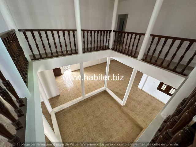 Villa R+1 à louer aux Almadies