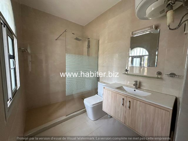 Villa R+1 à louer aux Almadies