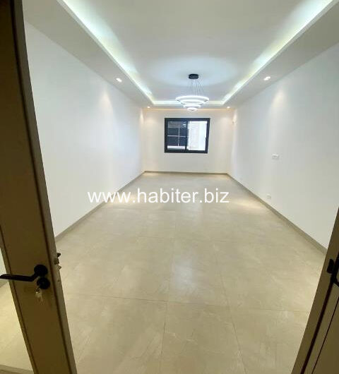 Appartement à louer au Point E