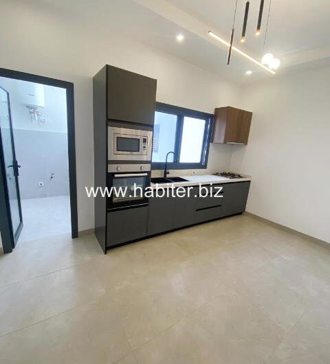 Appartement à louer au Point E
