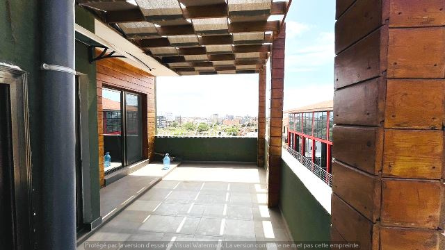 Penthouse à louer à la corniche des Mamelles