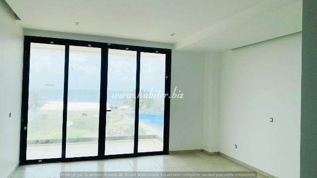 Appartement de 207m2 à louer ou à vendre sur la corniche des Almadies avec vue sur mer