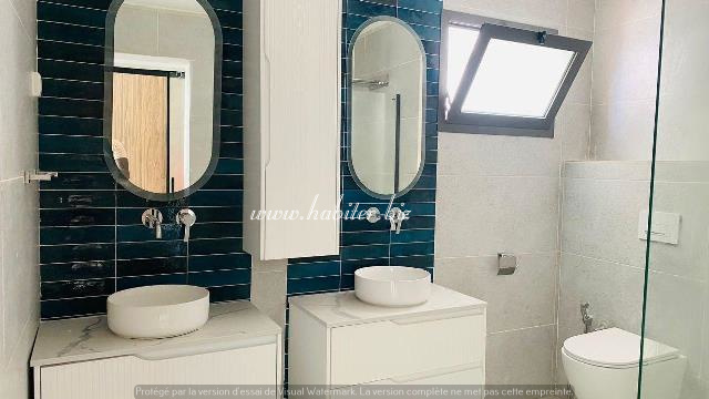 Appartement de 207m2 à louer ou à vendre sur la corniche des Almadies avec vue sur mer