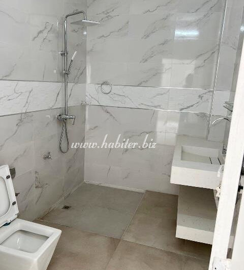 Villa R+2 à louer à Ngor Almadies