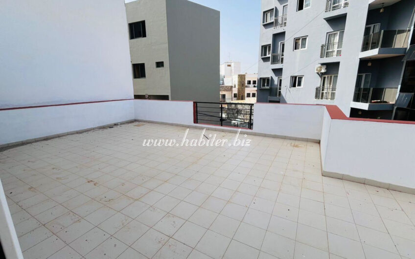 Villa R+1 à louer aux Mamelles à la cité Touba renaissance