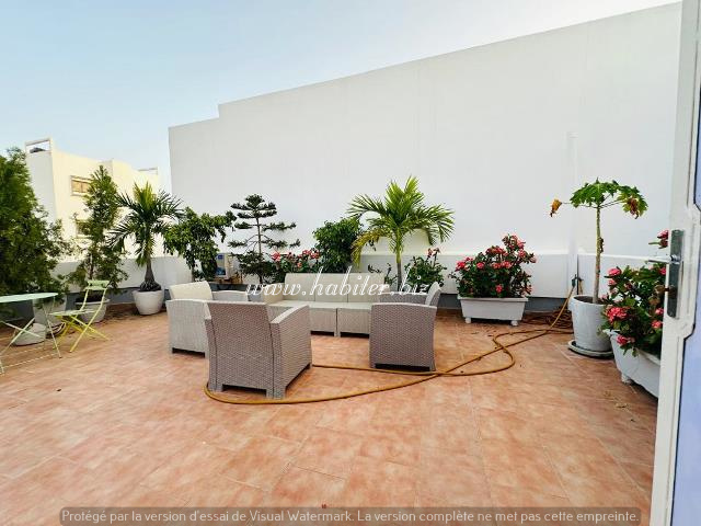 Villa R+2 vide à louer aux Mamelles cité Touba renaissance