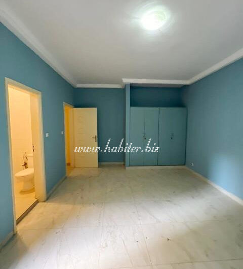 Belle villa R+2 de 200m2 à vendre aux Mamelles