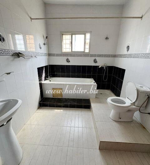 Villa R+2 à louer à Sacré-cœur 3