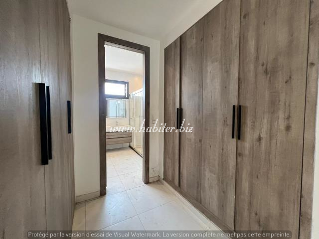 Appartement de 184m2 à louer à fann résidence