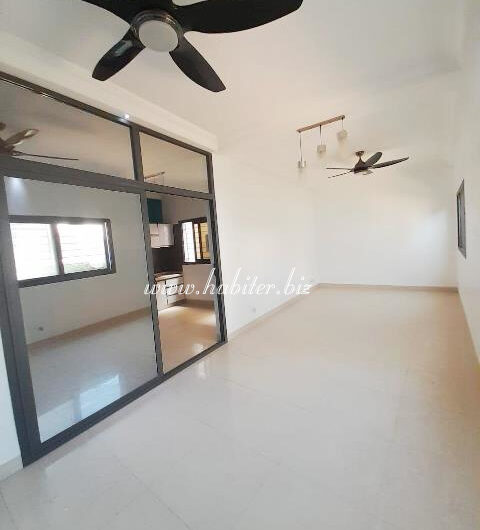 Villa R+2 à louer à Yoff Onomo