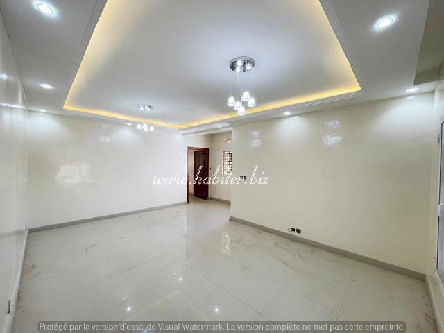 Villa R+2 à louer à Ngor