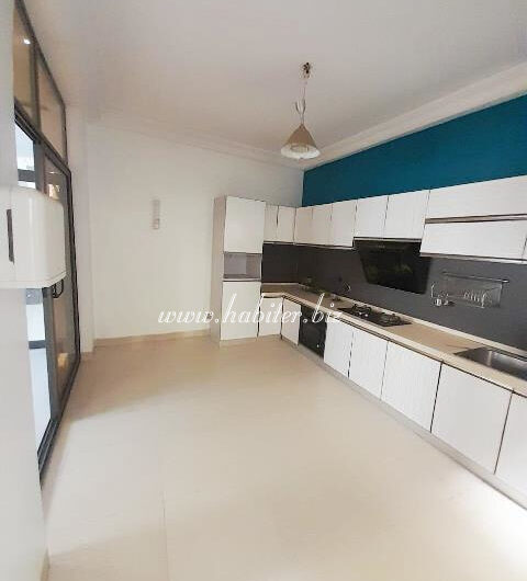 Villa R+2 à louer à Yoff Onomo
