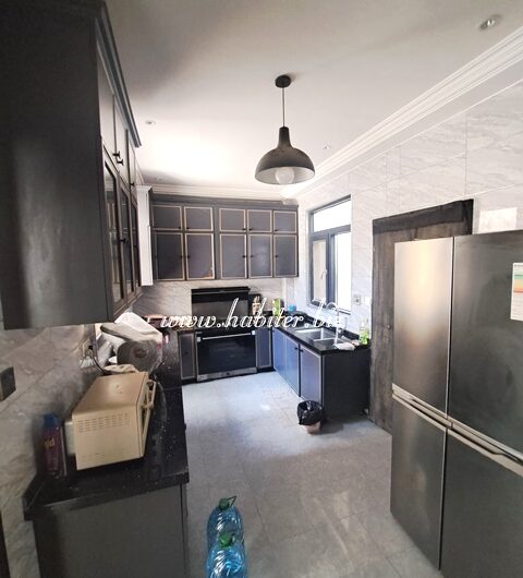 Villa R+2 spacieuse et lumineuse à vendre aux Almadies avec les meubles