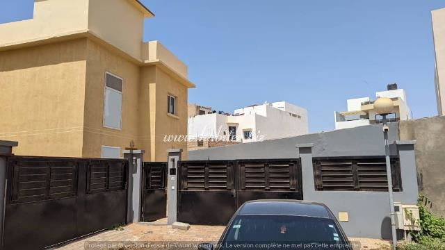 Une villa R+1 à vendre à Almadies 2