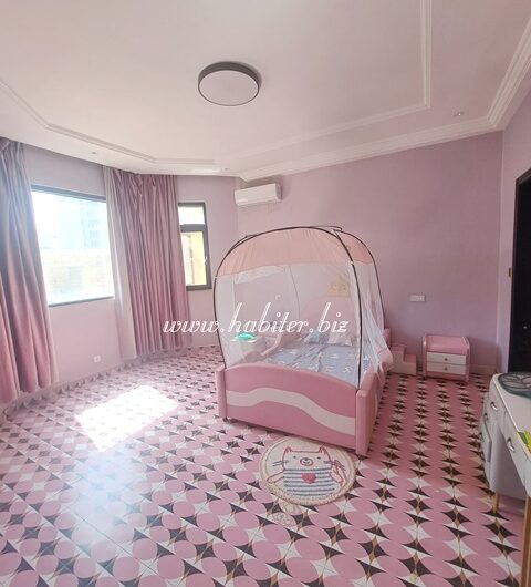 Villa R+2 spacieuse et lumineuse à vendre aux Almadies avec les meubles