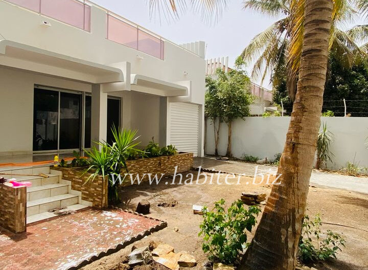 Villa R+1 à louer à Sotrac Mermoz