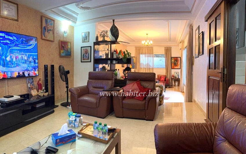 Villa R+1 à vendre à Sacré coeur 3