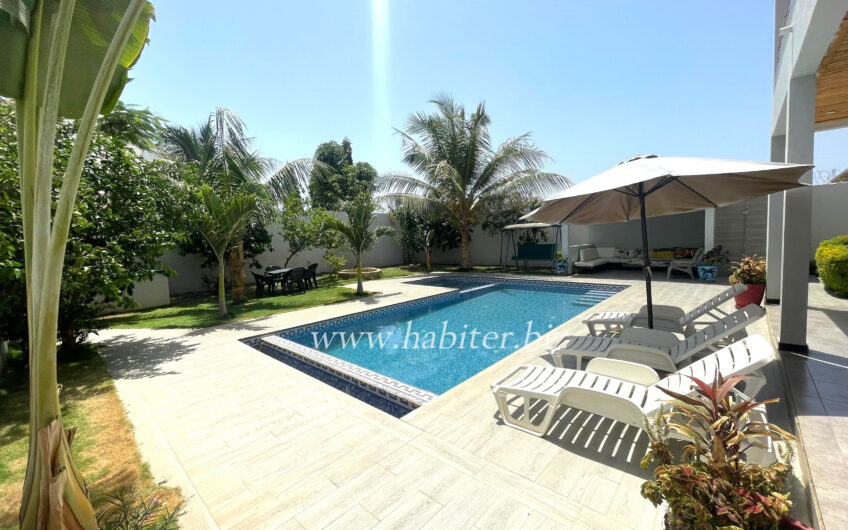Villa R+2 meublée à louer à Saly cité milliardaire