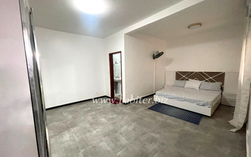 Villa R+2 meublée à louer à Saly cité milliardaire