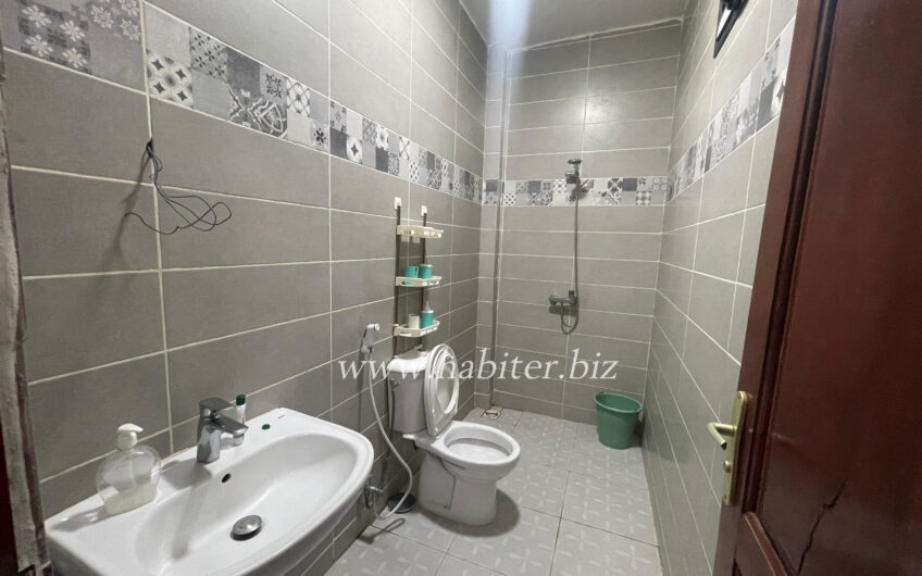Villa R+2 meublée à louer à Saly cité milliardaire