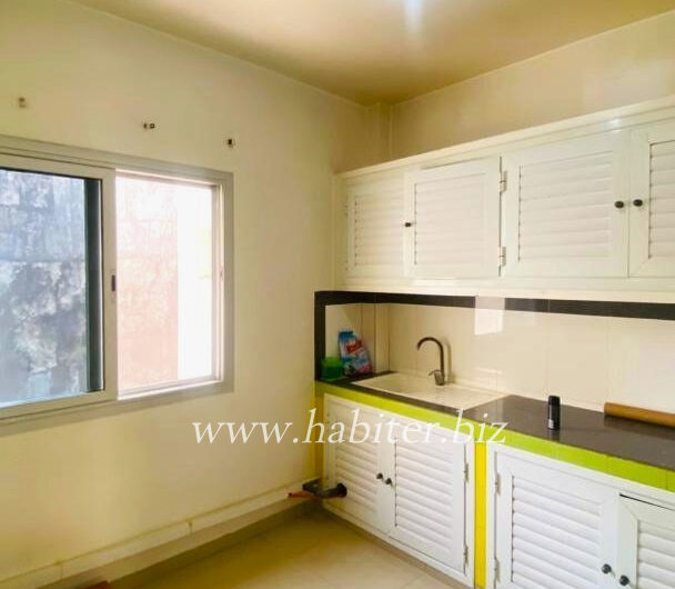 Appartement à louer aux Maristes derrière la station EDK