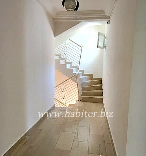 Villa R+2 située à louer à Mermoz Pyrotechnie