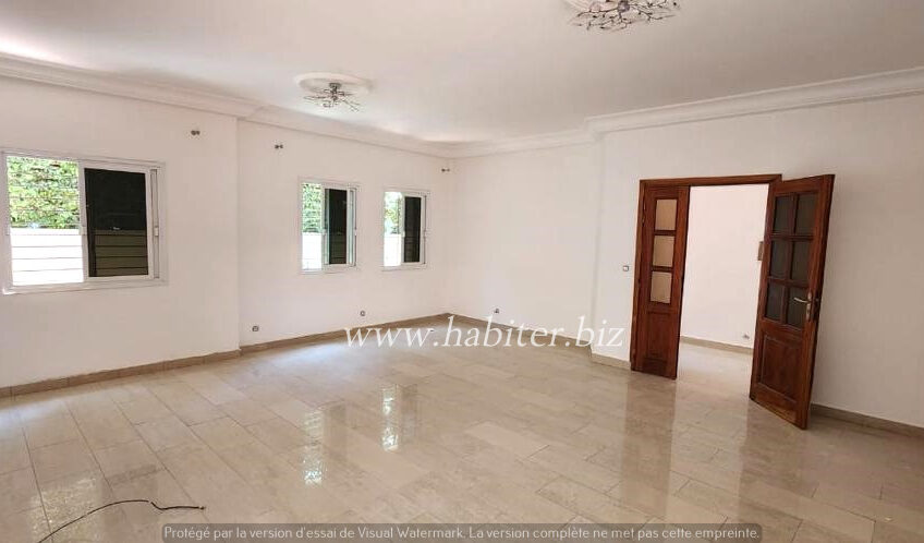 Villa R+2 située à louer à Mermoz Pyrotechnie