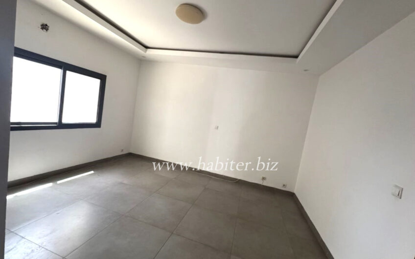 Appartement à louer à Mermoz