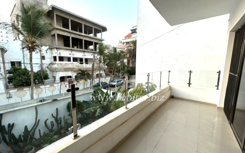 Villa R+2 à louer à Sotrac Mermoz