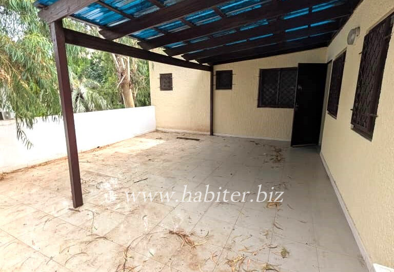 Villa R+1 à louer à Fann Résidence