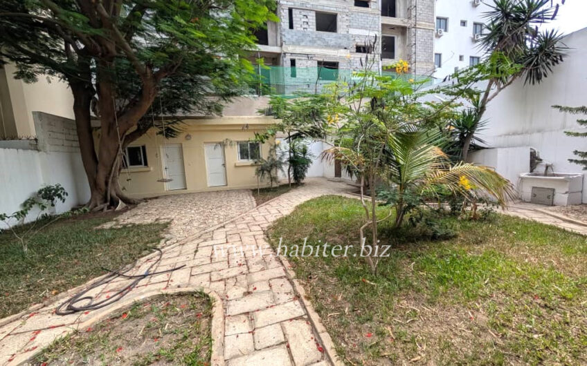 Villa R+1 à louer à Fann Résidence
