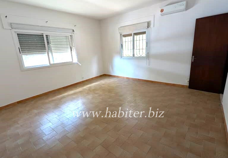 Villa R+1 à louer à Fann Résidence