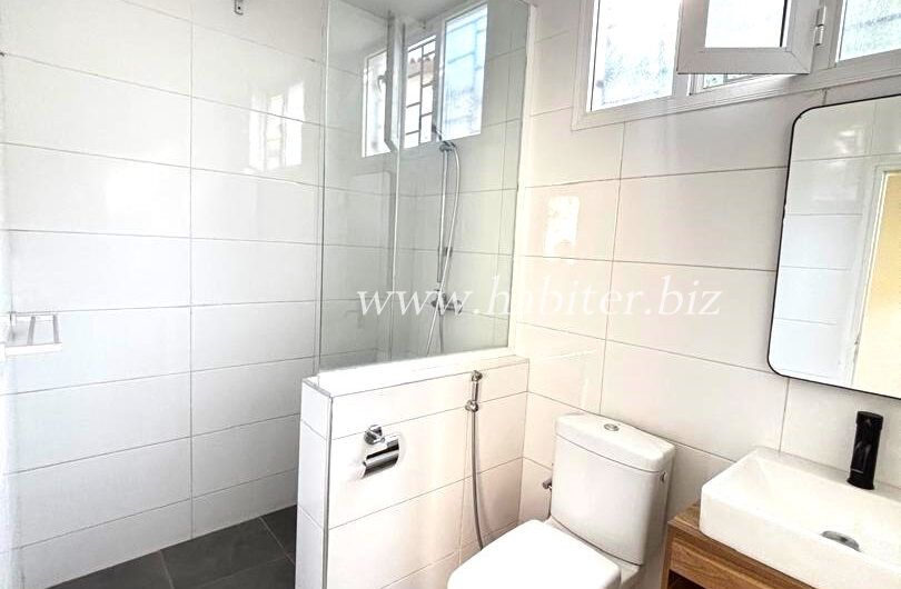 Villa R+1 à louer aux Almadies