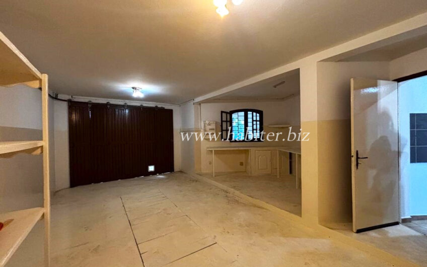 Villa R+1 à louer aux Almadies