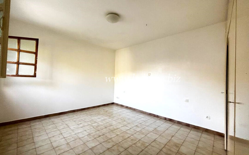 Villa R+1 à louer aux Almadies
