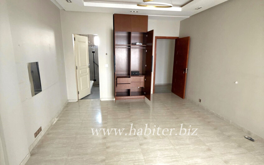 Appartement de 167m2 à louer meublé ou vide à Ngor Virage