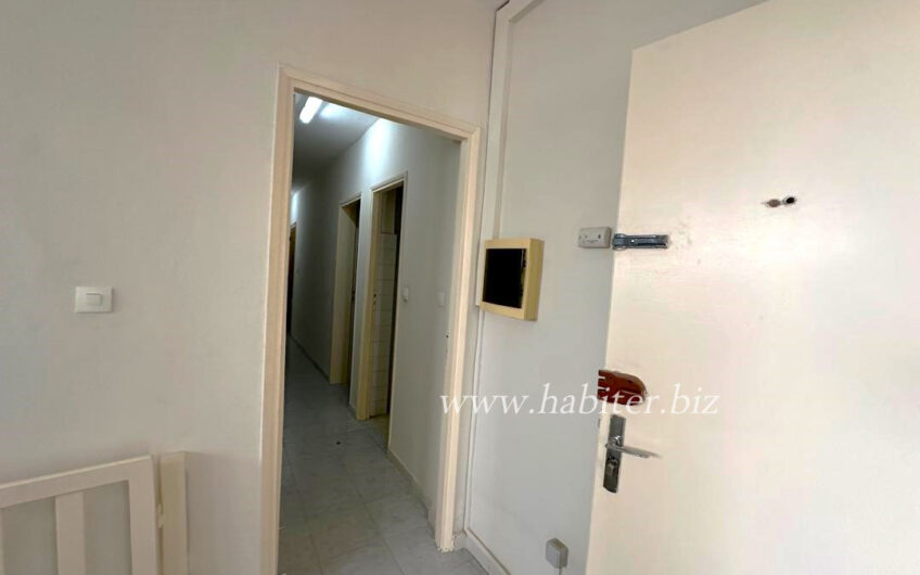 Villa R+1 à louer à Fenêtre Mermoz