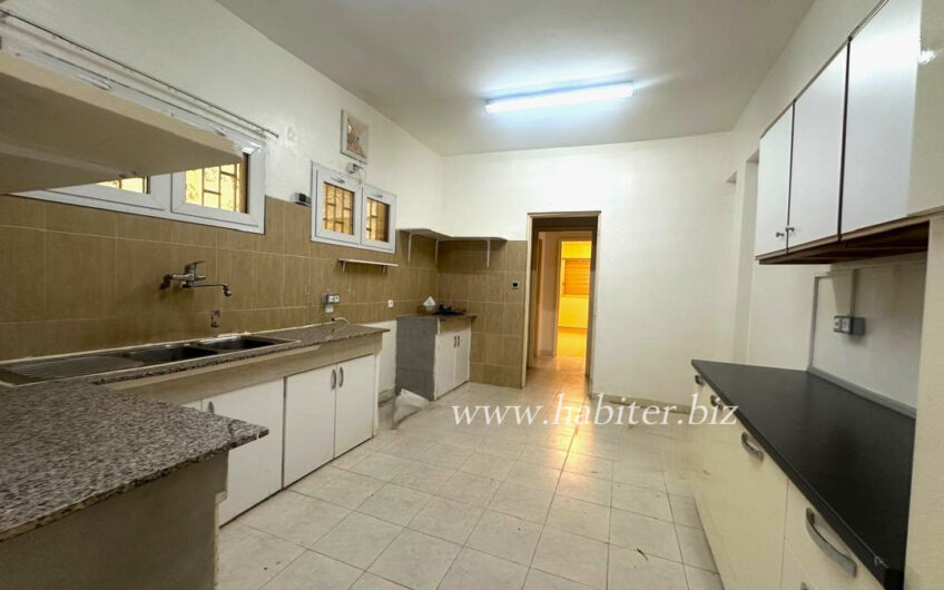 Villa R+1 à louer à Fenêtre Mermoz
