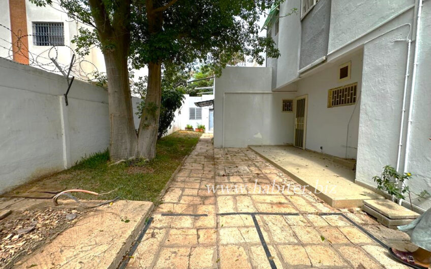 Villa R+1 à louer à Fenêtre Mermoz