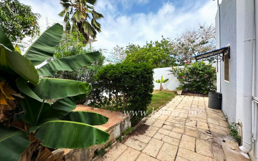 Villa R+1 à louer à Fenêtre Mermoz