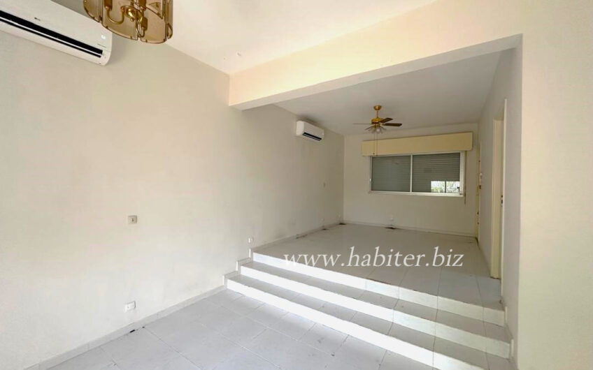 Villa R+1 à louer à Fenêtre Mermoz