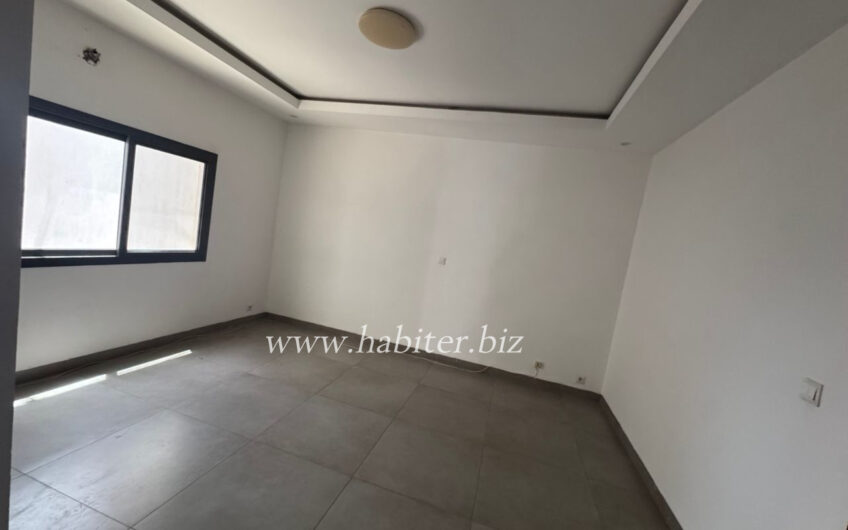 Appartement à louer à Mermoz