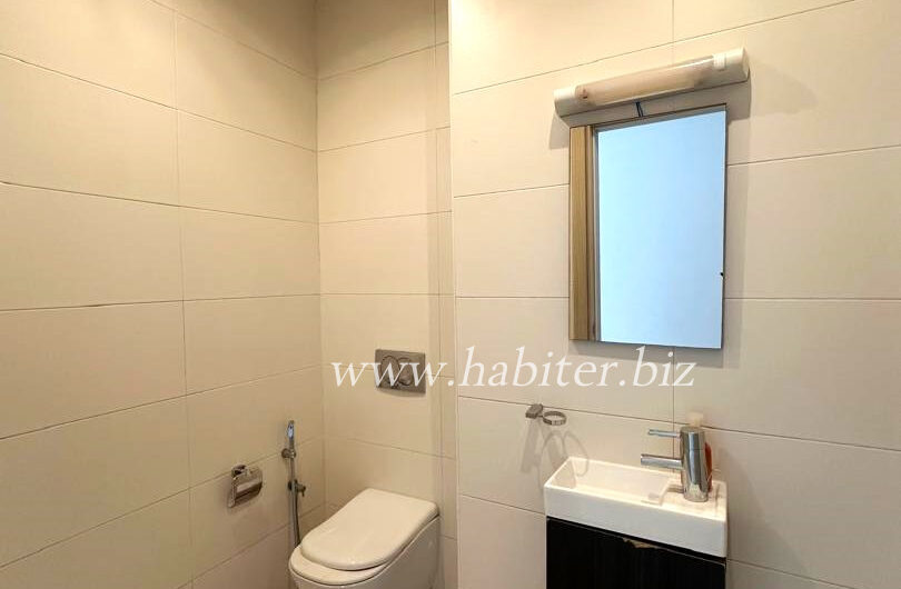 Penthouse en duplex à louer au Point E