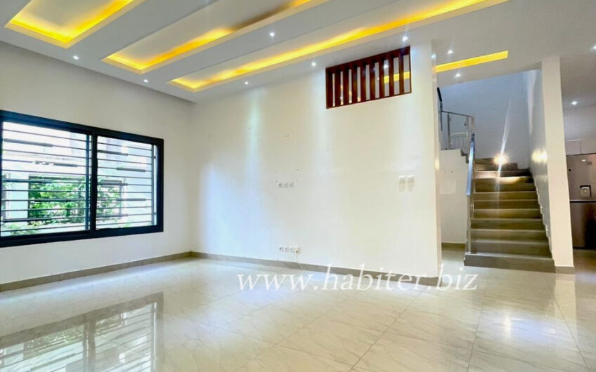 Villa R+1 à louer aux Mamelles