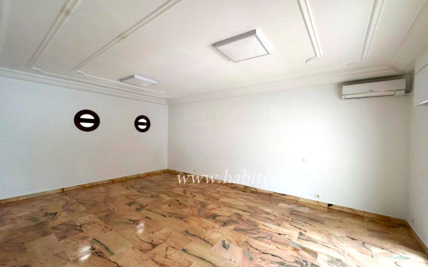 Villa R+1 à louer à Fann Mermoz